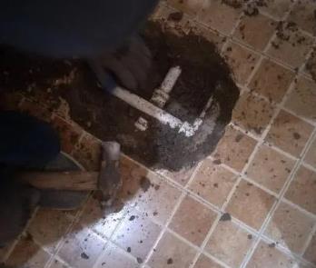 金昌市卫生间漏水维修公司为您分享下卫生间渗水如何处理及注意事项